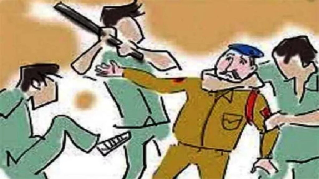 बठिंडा में नशा तस्कर को पकड़ने गई पुलिस टीम पर हमला, 2 घायल