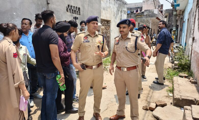 जालंधर में नशा तस्करों पर बड़ी कार्रवाई, अवैध इमारत पर चला बुलडोजर