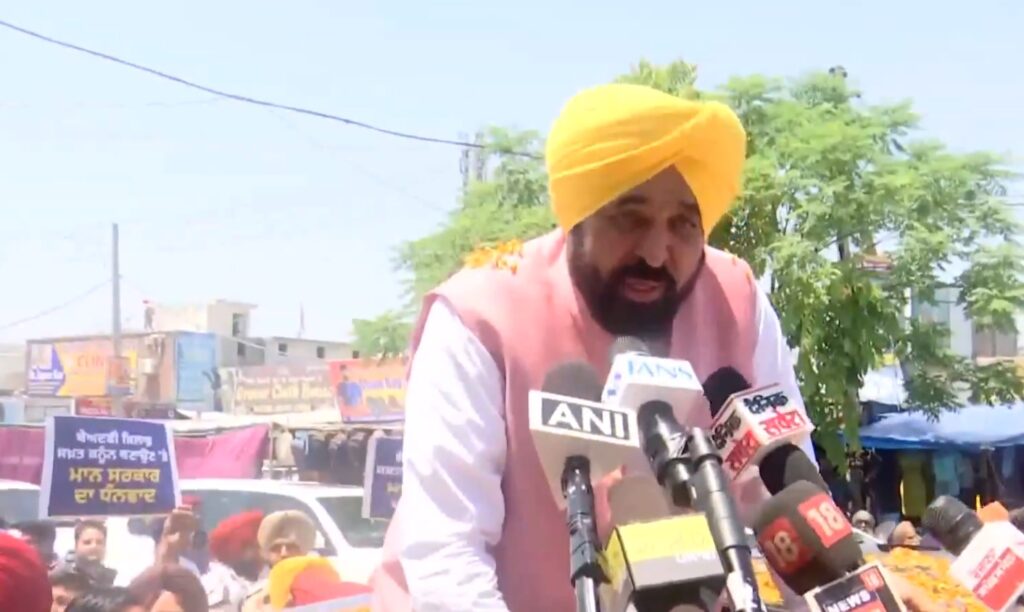 पंजाब में ब्लास्टों पर सियासत तेज, CM मान बोले BJP अपनी हरकतों से बाज आए, डर का माहौल बनाकर वोट लेना चाहती है!