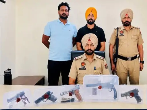 मोहाली में हथियारों का बड़ा जखीरा बरामद, 3 आरोपी गिरफ्तार; एक फरार